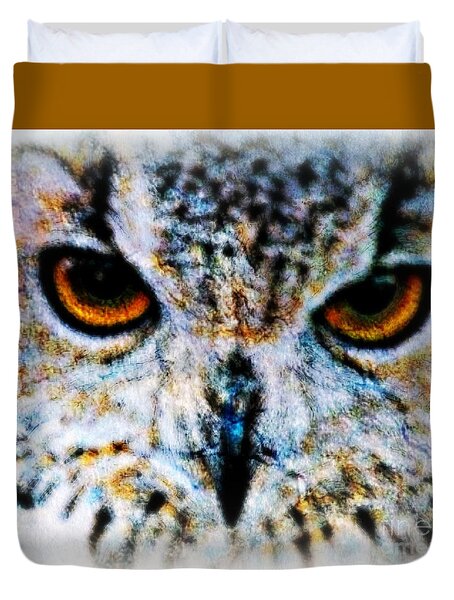 A Wise Old Owl Duvet Cover by Wbk