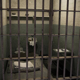A cell in Alcatraz prison by RicardMN Photography