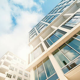 Futuristic Office Building by Ppampicture