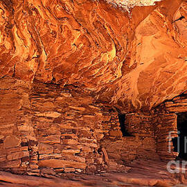 Anasazi  Cliff Dwelling by Robert Bales
