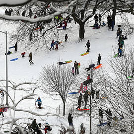 Blizzard Barrels Into New York City by Spencer Platt