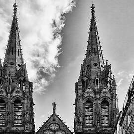 Cathedrale Notre-Dame-de-l'Assomption de Clermont-Ferrand by Georgia Clare