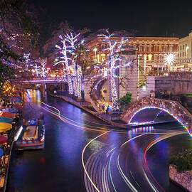 Christmas on the River Walk 3 by Paul Huchton