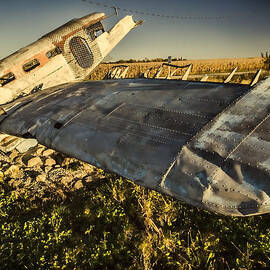 crashed plane parts by Sven Brogren