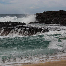 Crashing Surf by Suzanne Luft