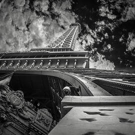eiffel tower las vegas by Chris Bordeleau