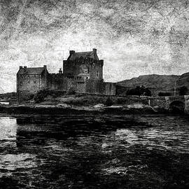 Eilean Donan castle in Scotland BW