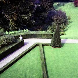 Garden Of Villa Agnelli by Horst P. Horst