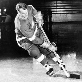 Men's Detroit Red Wings Gordie Howe CCM Red Heroes of Hockey