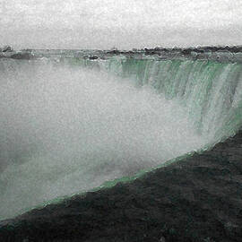 Horseshoe Falls in Winter by Richard Andrews