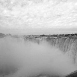 Horseshoe Falls - Winter B n W by Richard Andrews