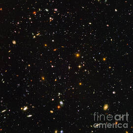 Hubble Ultra Deep Field Galaxies by Science Source