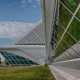 Milwaukee Art Museum View by Mike Burgquist