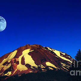 Mt. Lassen and Super Moon