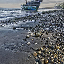 Neahkahnie Aground  by Bob VonDrachek