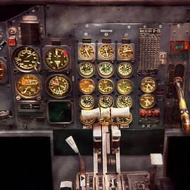 Plane - Cockpit - Boeing 727 - The controls are set by Mike Savad