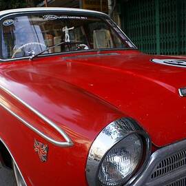Red Ford Cortina 