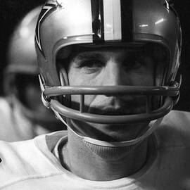 Roger Staubach Dallas Cowboys by Ross Lewis