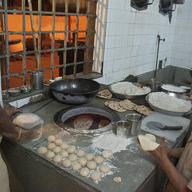 Roti Makers At Madhuban Restaurant 