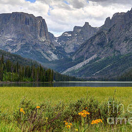 Squaretop Mountain and Upper Green River Lake  by Gary Whitton