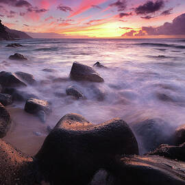 Sunset On The Napali Coast, Kaui, Hawaii by Wingmar