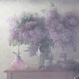 Sweet Lilacs by Delphine Devos