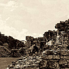 The temple of the Inscriptions and the Palace of Palenque