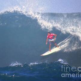 Wiggolly Dantas Pro Surfer by Scott Cameron