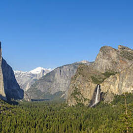 Yosemite Valley Moonrise by Steven Sparks