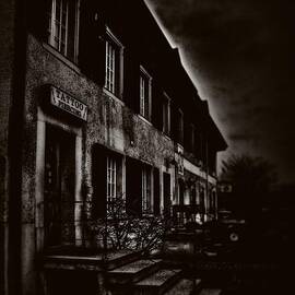009 - GLOOM by Mimulux Patricia No