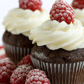 Chocolate and raspberry cupcakes by Ruth Black