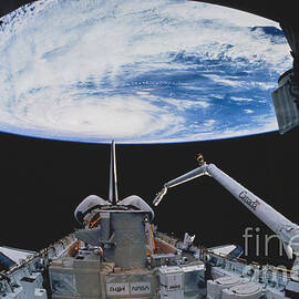 Space Shuttle Discovery by Science Source