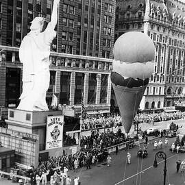 The Macys Thanksgiving Day Parade by Everett