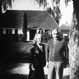 Albert And Elsa Einstein by Science Source