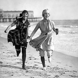 SILENT STILL - BATHERS by Granger