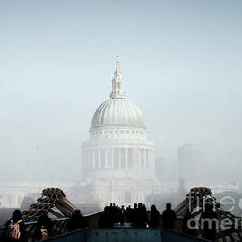 St Paul's Cathedral by Pixel  Chimp