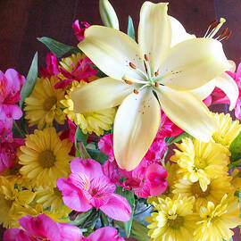 Sunny Bouquet by Connie Fox