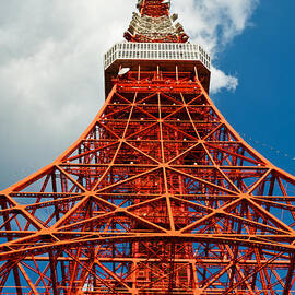 Tokyo tower face cloudy sky