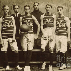YALE BASKETBALL TEAM, 1901 by GRANGER Historical Picture Archive
