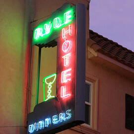 Ryde Hotel Sign