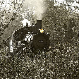 2-8-2 Steam Locomotive by Scott Hovind
