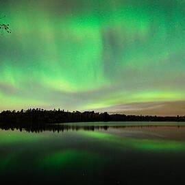 Aurora over Tofte Lake by Larry Ricker