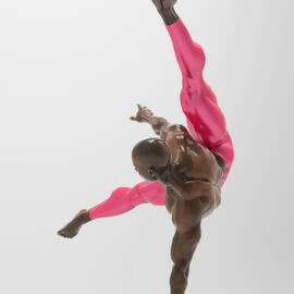 Bailarin acrobata by Joaquin Abella