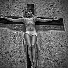 Crista crucificada by Ramon Martinez