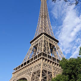 Eiffel Tower by Richard Reeve