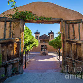 El Santuario de Chimayo by Inge Johnsson