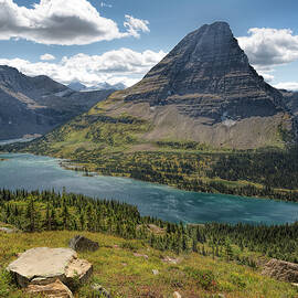 Hidden Lake Vista by Jemmy Archer