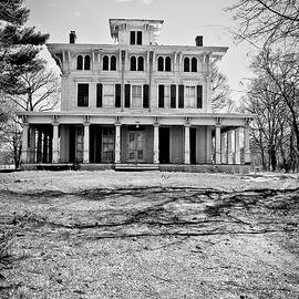 Old Plantation Home by Colleen Kammerer