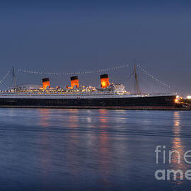 RMS Queen Mary Ocean Liner by David Zanzinger
