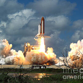 Sts-26, Space Shuttle Discovery Launch by Science Source